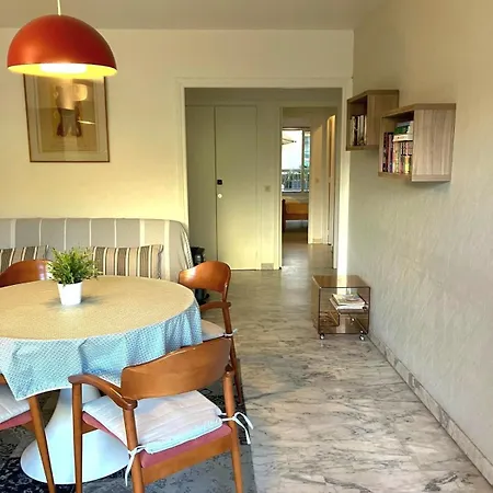 Familieappartement Vlakbij De Zee In Juan-les-pins Appartement
