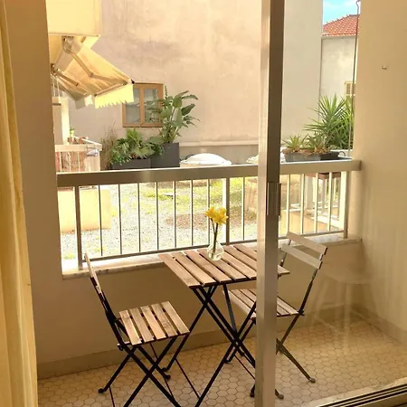 Familieappartement Vlakbij De Zee In Juan-les-pins